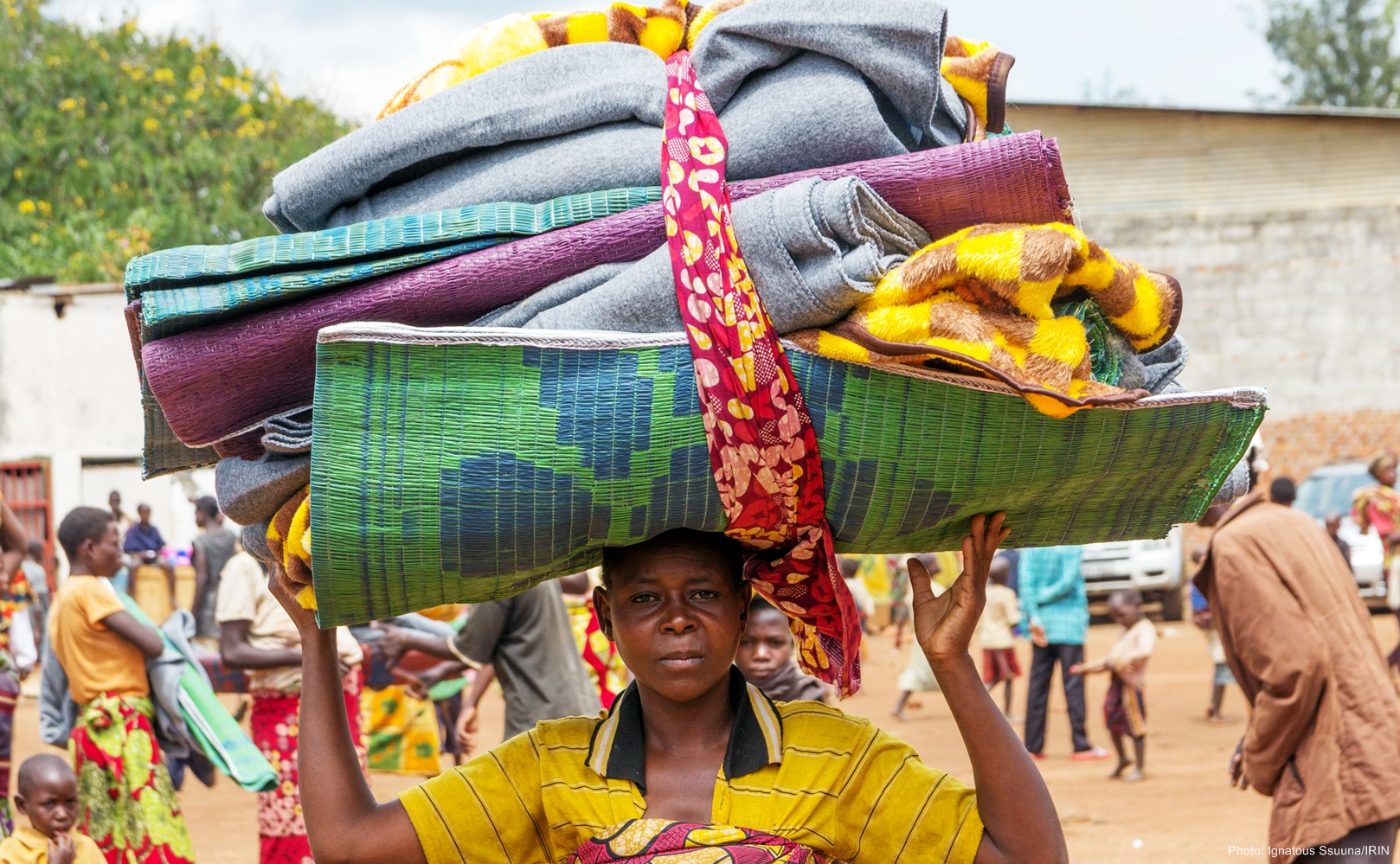 A Burundian mother flees into Rwanda to escape violence back home